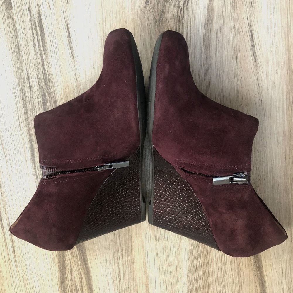 NEW Clarks Artisan Burgundy Wedge Boots 5.5M